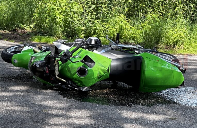 Motorrijder gewond na aanrijding met automobilist in Rossum