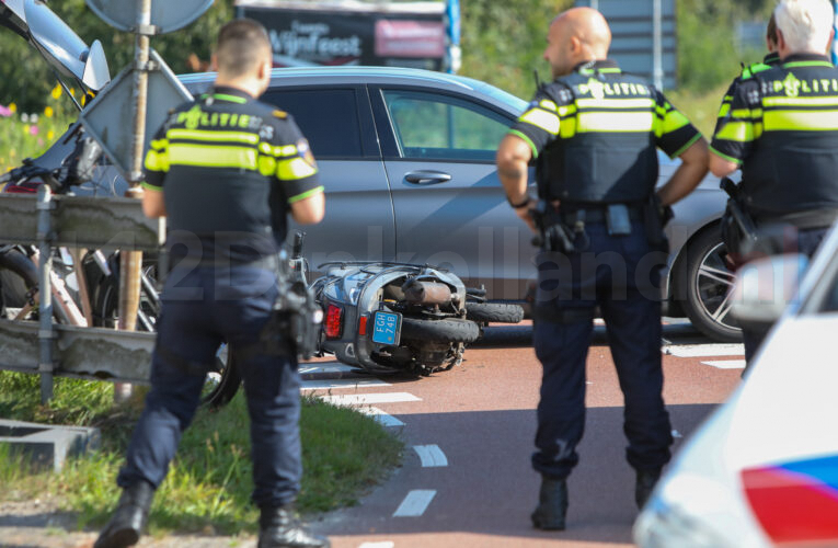 Bestuurder scooter gewond bij aanrijding in Deurningen